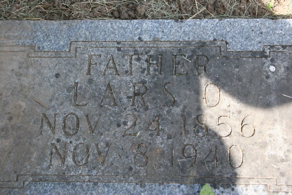 Lars Aldahl, grave at Red Oak Grove Lutheran Church.